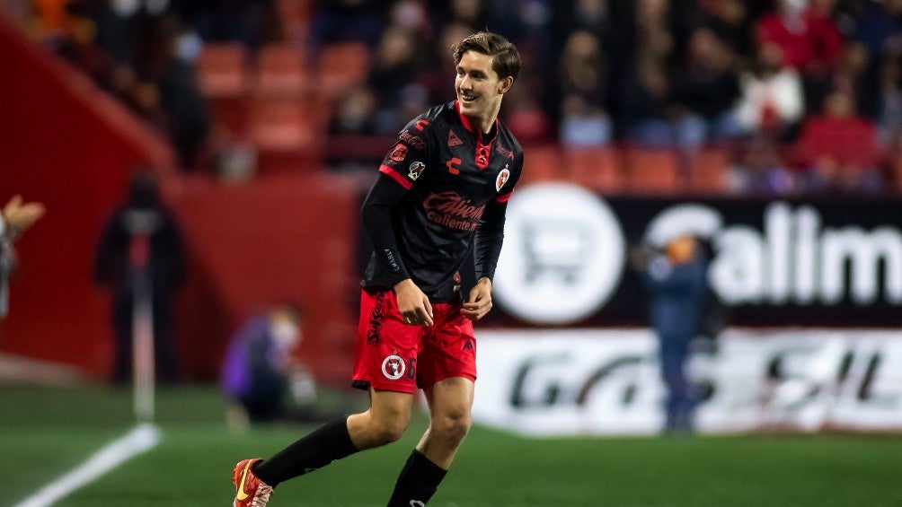 Marcel Ruiz durante un partido con Xolos