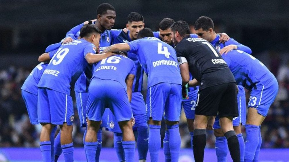 Jugadores de Cruz Azul durante un artido