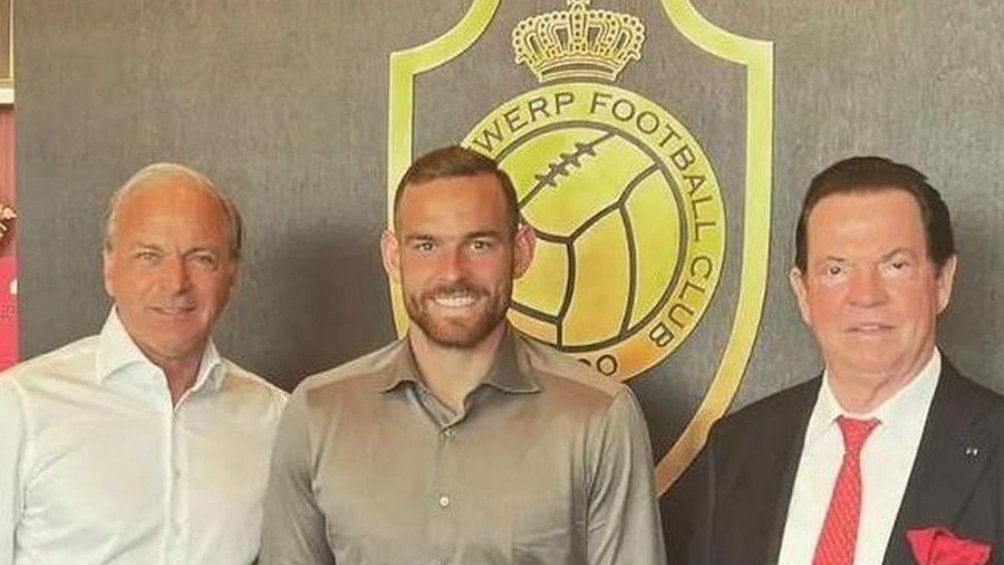 Royal Antwerp anunció la contratación de Vincent Janssen