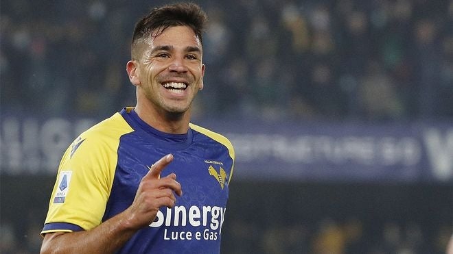 Giovanni Simeone jugando con el Hellas Verona