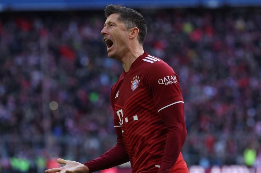 Lewandowski festejando un gol