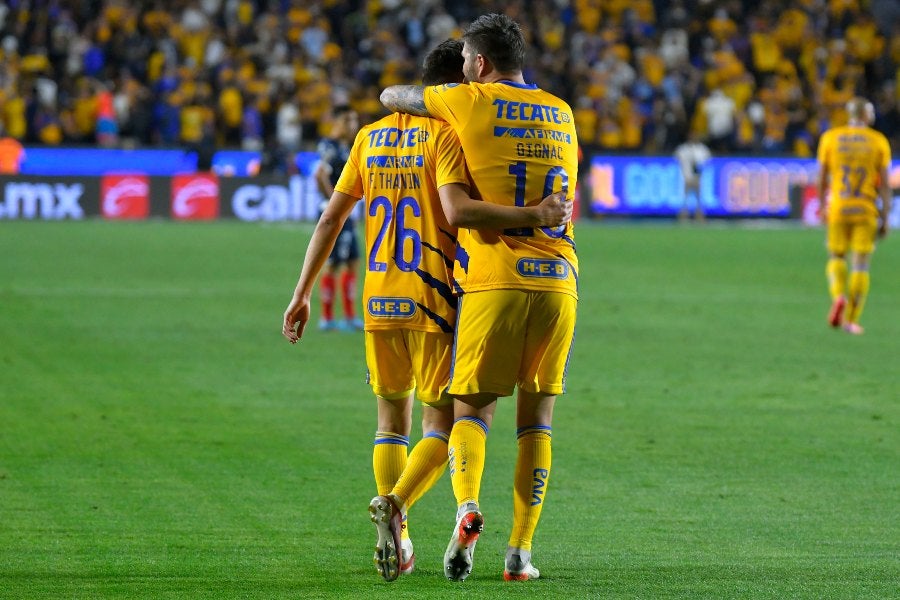 Gignac y Thauvin festejando un gol con Tigres