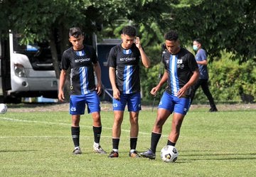 Jugadores de El Salvador Sub 20 en entrenamiento