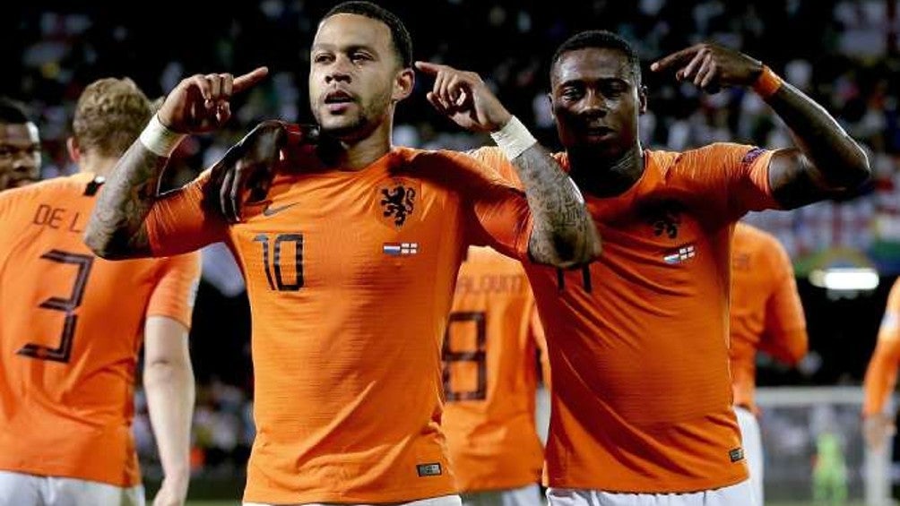 Memphis Depay y Quincy Promes con la Oranje