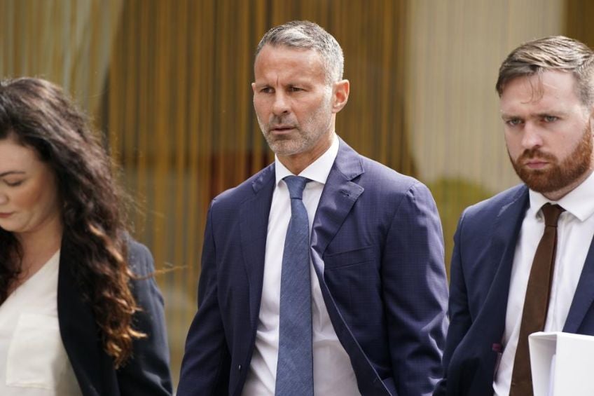 Ryan Giggs tras ser acusado de agresión a dos mujeres