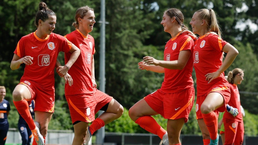 Jugadoras de Países Bajos en entrenamiento