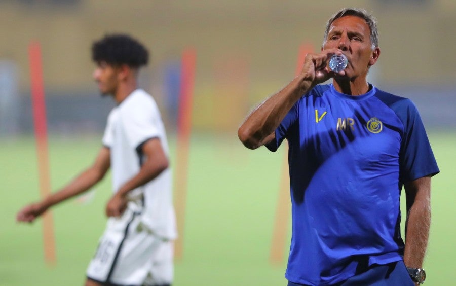 Miguel Ángel Russo en práctica con el Al Nassr