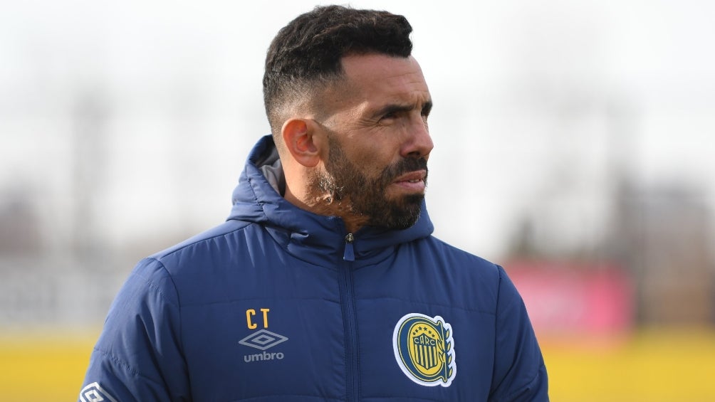 Carlos Tévez en su primer entrenamiento como DT de Rosario Central