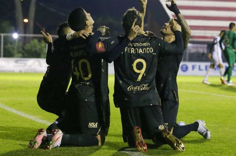 Jugadores de Guaraní en festejo de gol