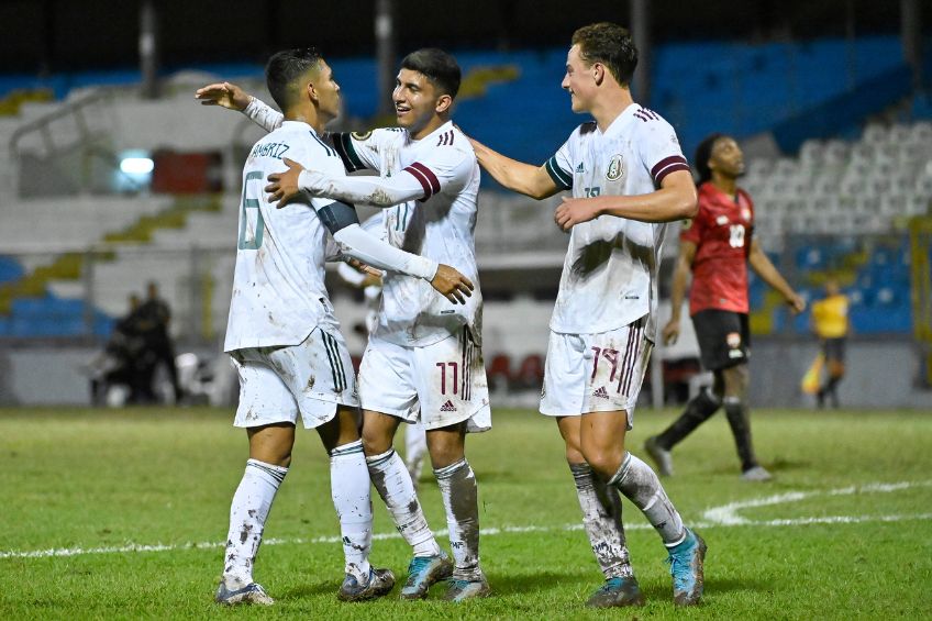 Jugadores de la Selección Mexicana Sub 20 festejando un gol