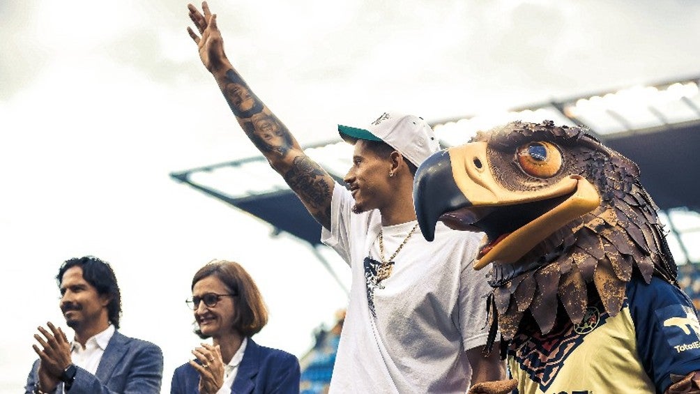 Juan Toscano tras recibir playera de América: 'Soy Tigre, pero todavía apoyo a mis amigos'