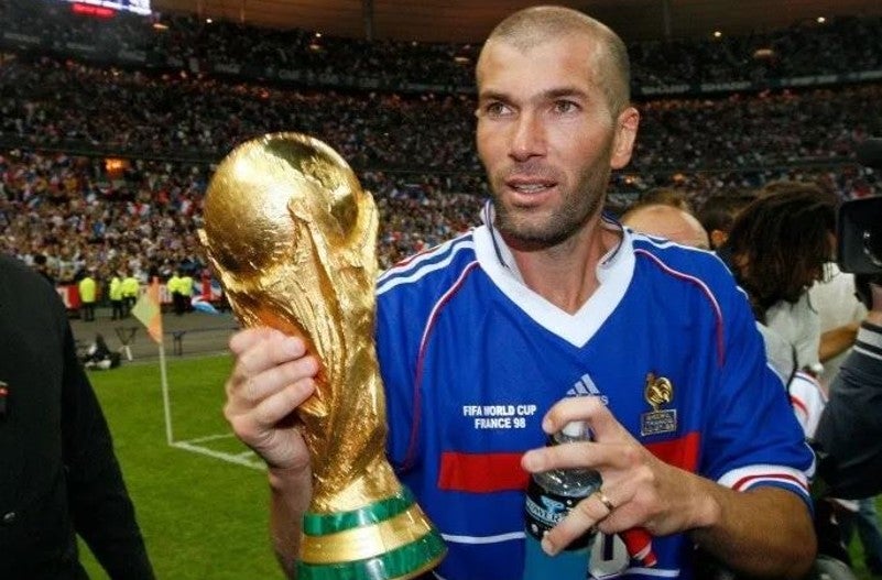 Zidane con la Copa del Mundo en 1998