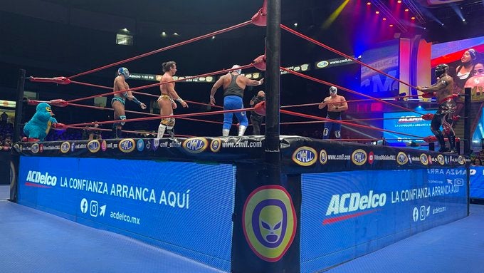 Volador Jr, Titán y Stuka Jr enfrentan a Atlantis Jr Templario y Cavernario