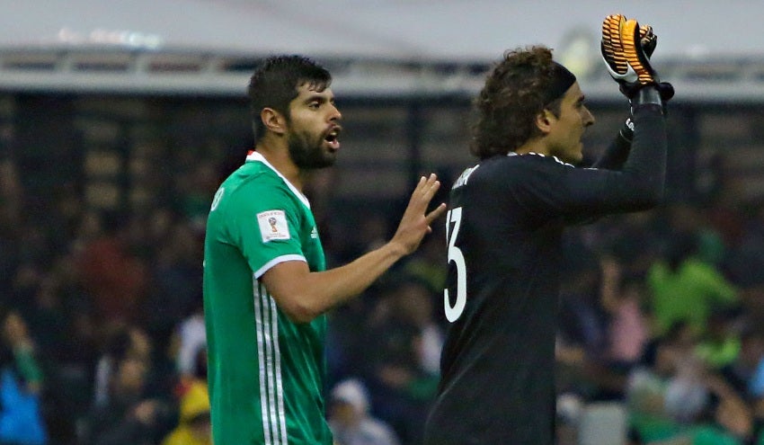 Araujo y Ochoa en un juego de la Selección Mexicana