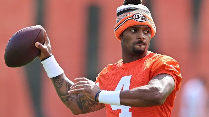 Deshaun Watson en entrenamiento con los Browns