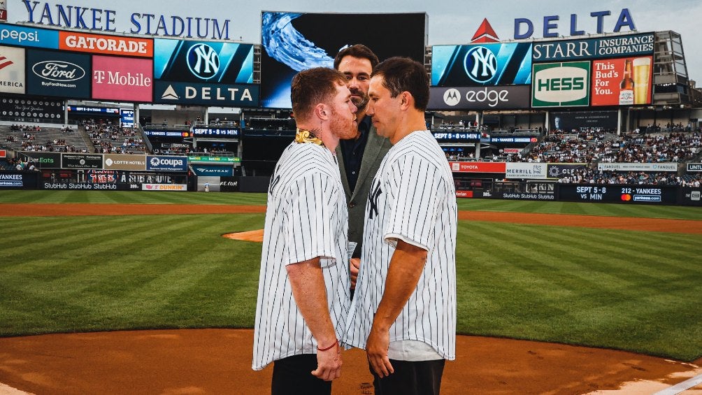 Canelo Álvarez y Gennady Golvokin lazaron primera bola en juego de Yankees