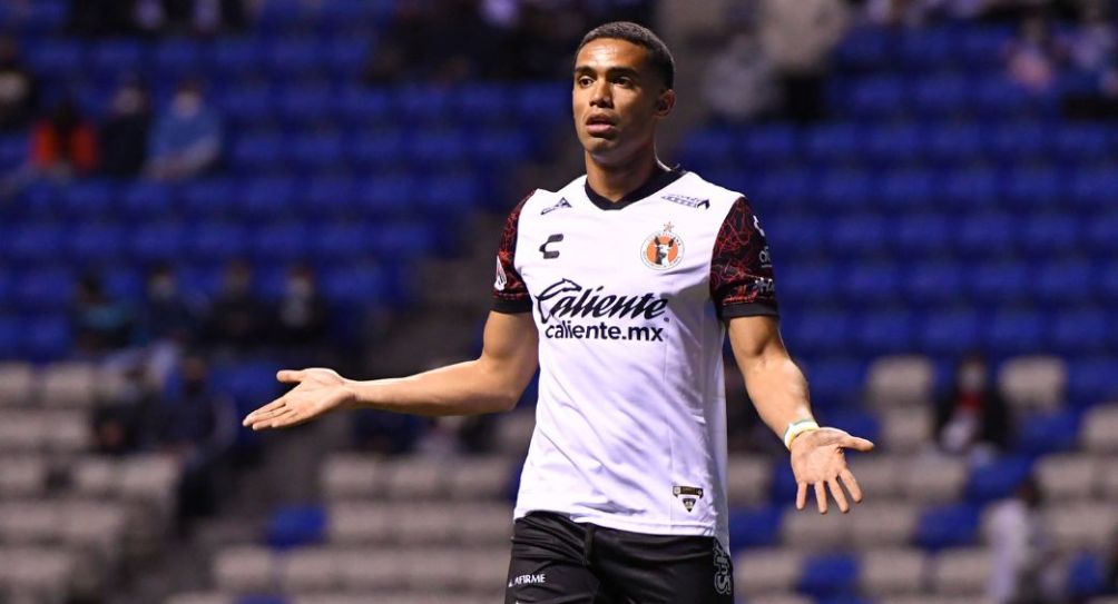 Mauro Manotas durante un partido de Xolos