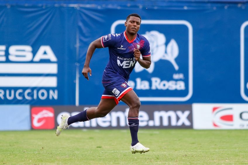 Joao Maleck durante un partido de Tepatitlán