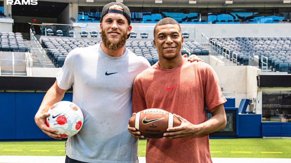 Cooper Kupp y Mbappé en el SoFi Stadium