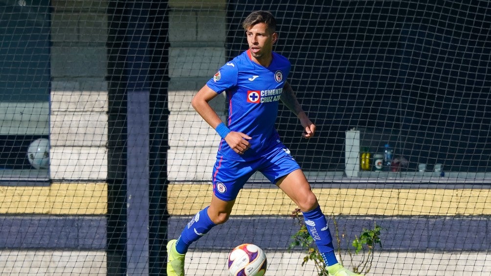 Pablo Ceppelini en un partido con Cruz Azul Sub 20