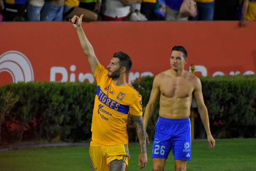 Tigres en su entrenamiento a puerta abierta