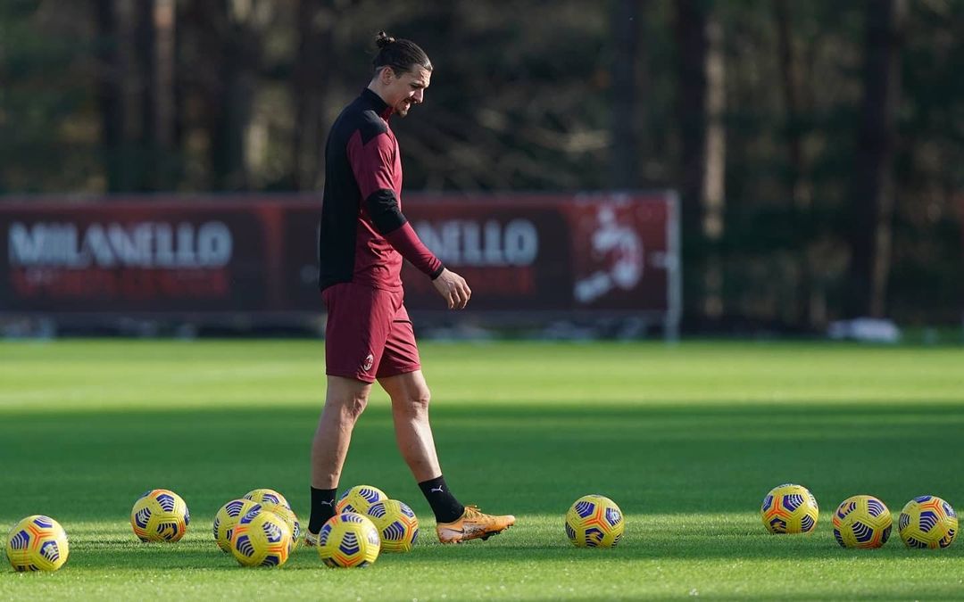 Zlatan se recupera de su lesión en la rodilla