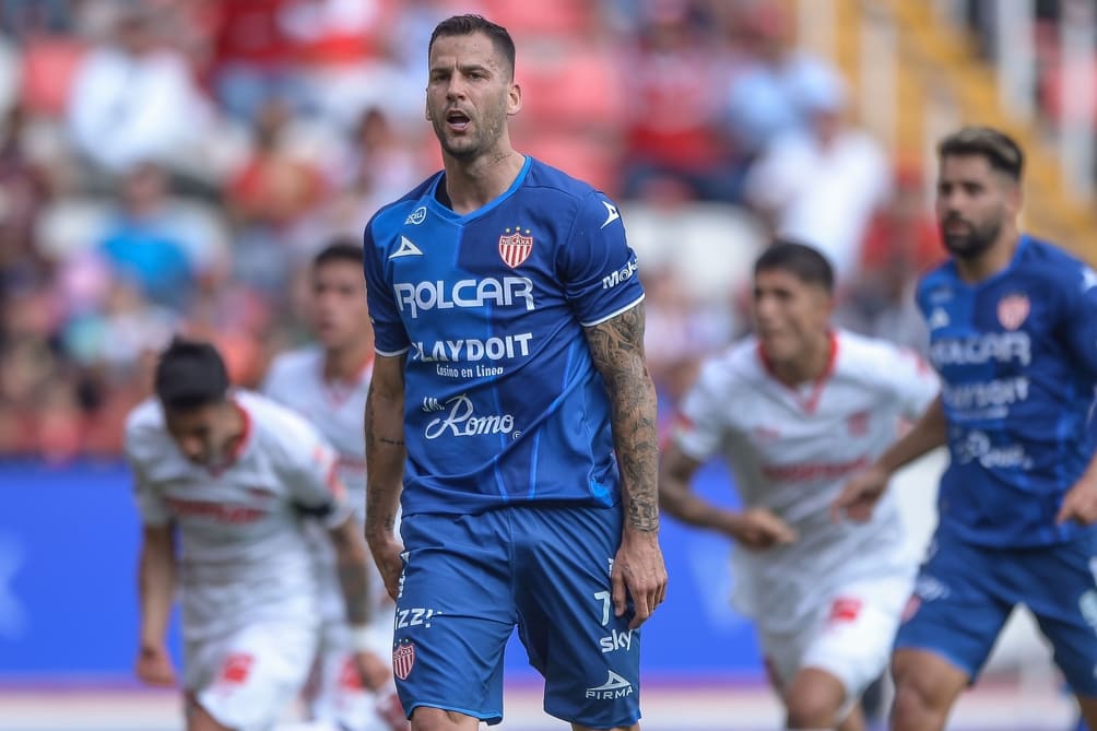 Edgar Méndez falló un penal en su primer juego con Necaxa