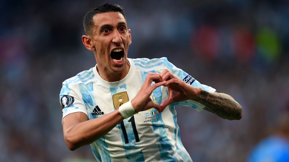 Di María celebrando un gol con Argentina