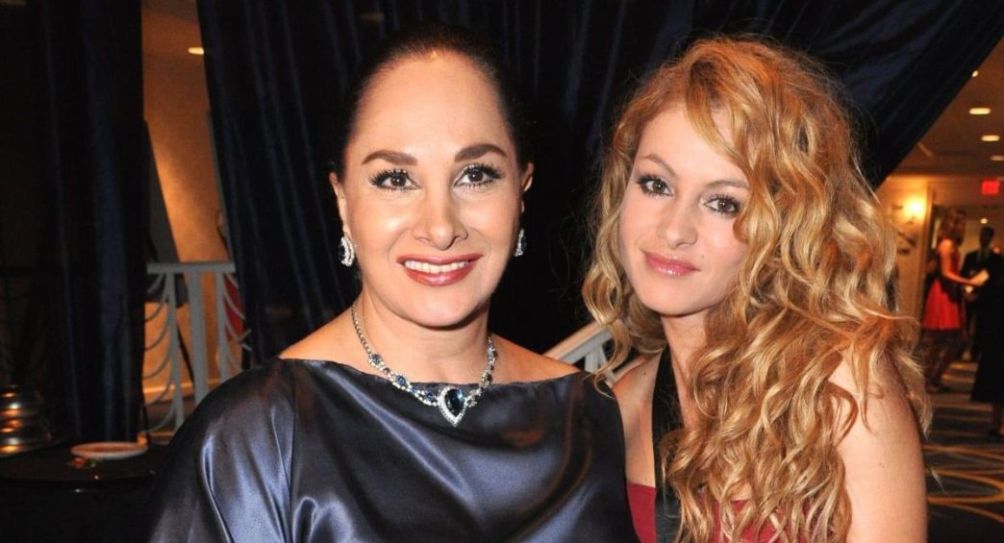 Susana Dosamantes y Paulina Rubio durante un evento