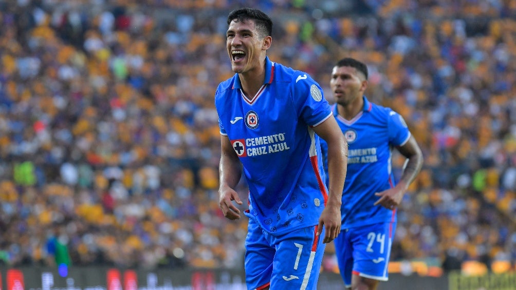 Antuna durante la victoria de Cruz Azul sobre Tigres