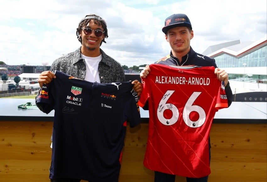 Alexander-Arnold y Verstappen juntos en el GP de Gran Bretaña