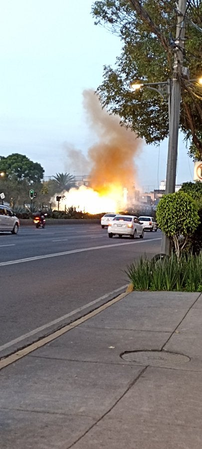 Incendio en una torre eléctrica de la Linea 2 del metro