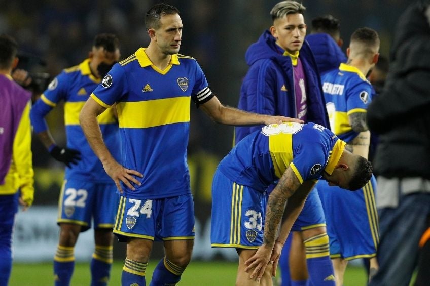 Jugadores de Boca lamentando la eliminación