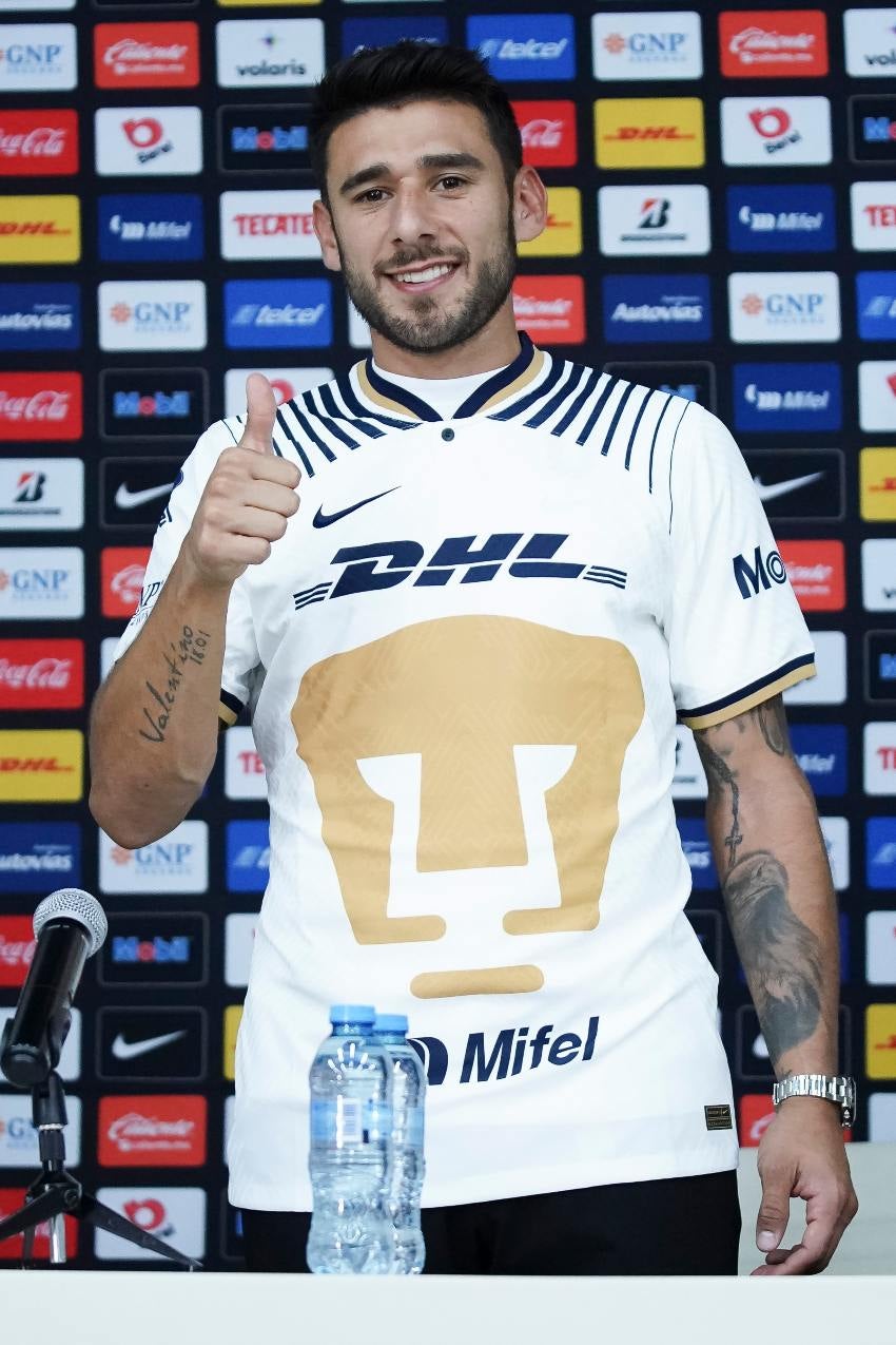 Toto Silva en su presentación con UNAM