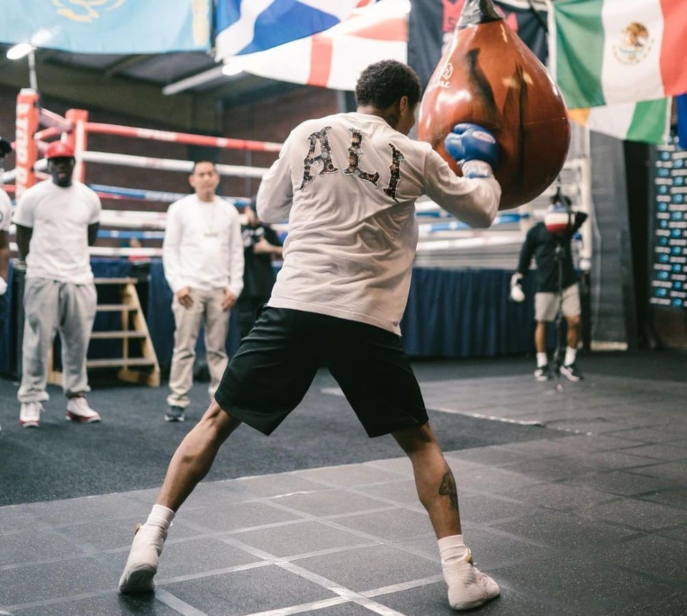 Shakur Stevenson en entrenamiento