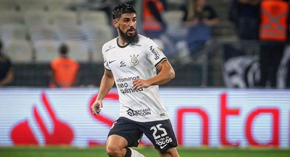 Bruno Méndez durante un partido de Corinthians