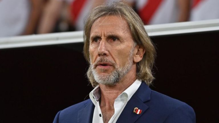 Ricardo Gareca durante un partido