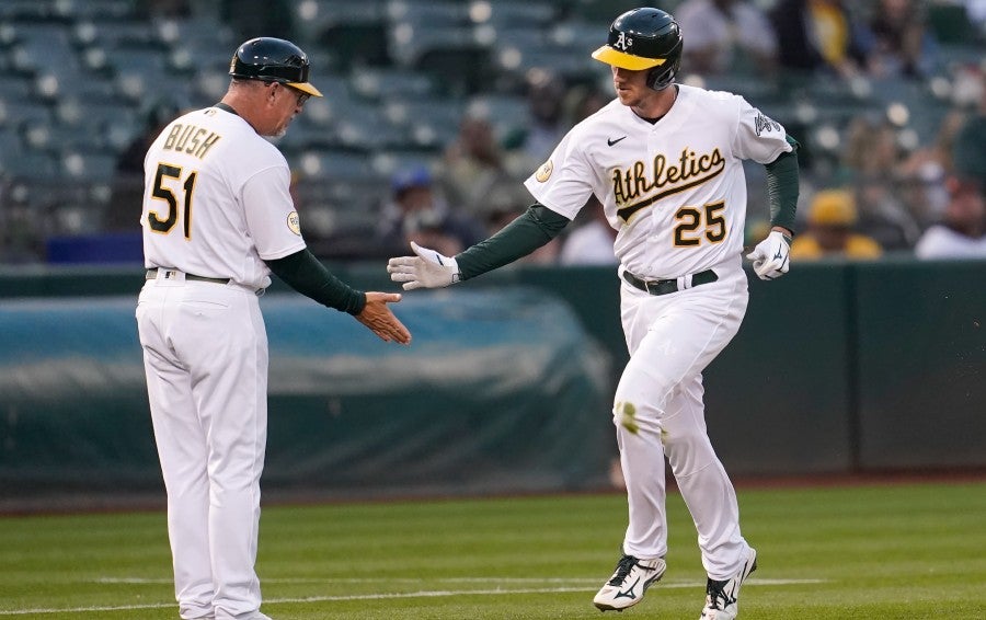 Stephen Piscotty celebra tras cuadrangular