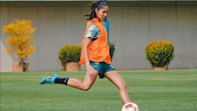 Alison González en entrenamiento con el América