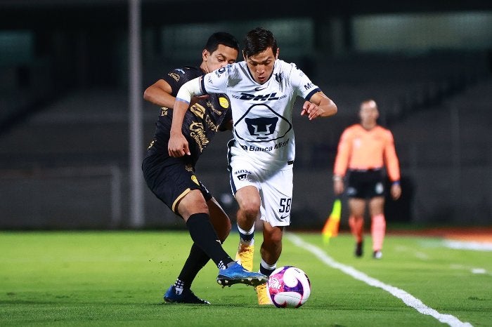 Bryan Lozano como jugador de Pumas