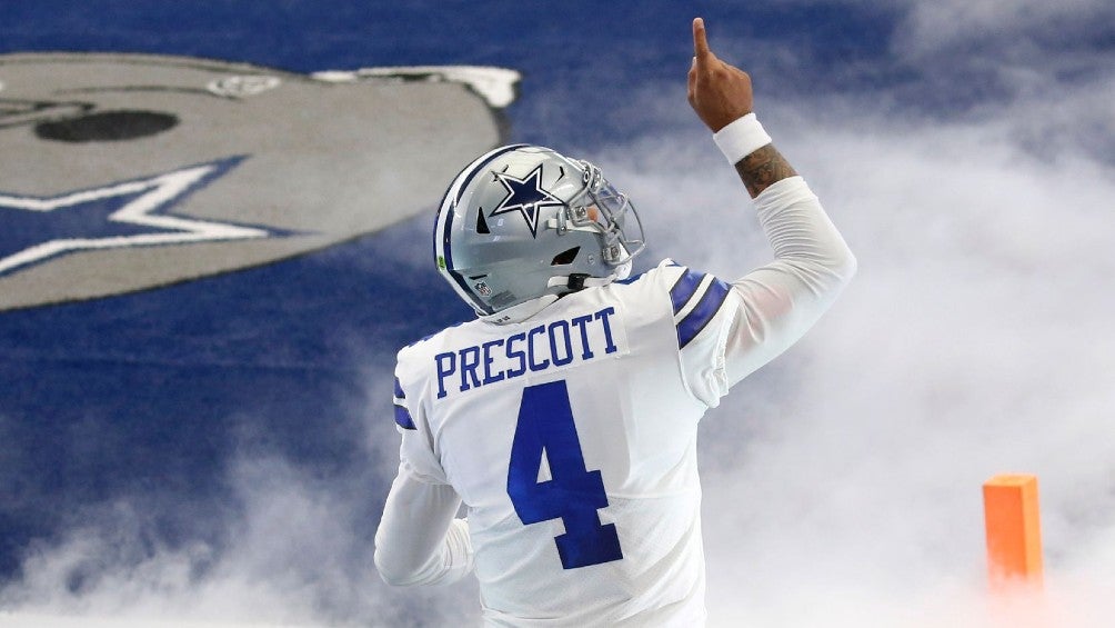 Dak Prescott celebrando