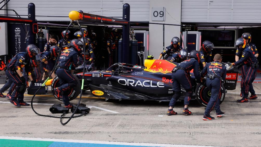 Checo Pérez tuvo que abandonar la carrera en Austria