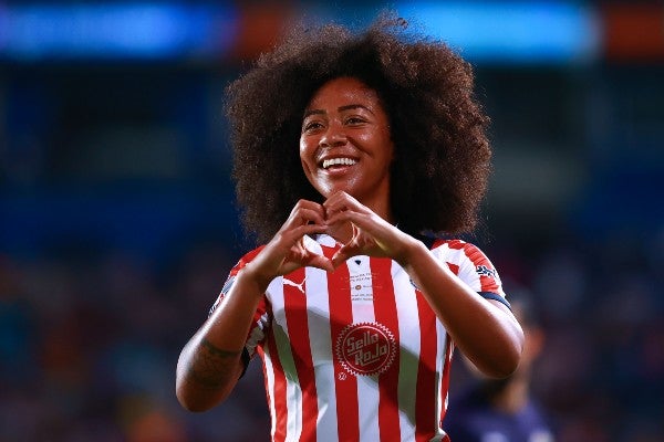 Leslie Ramírez con Chivas