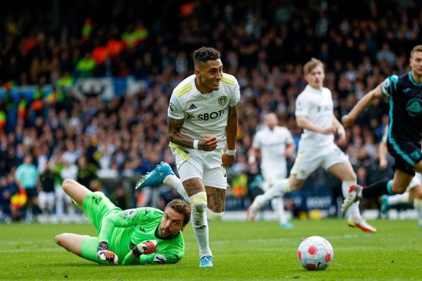 Raphinha durante un partido del Leeds United