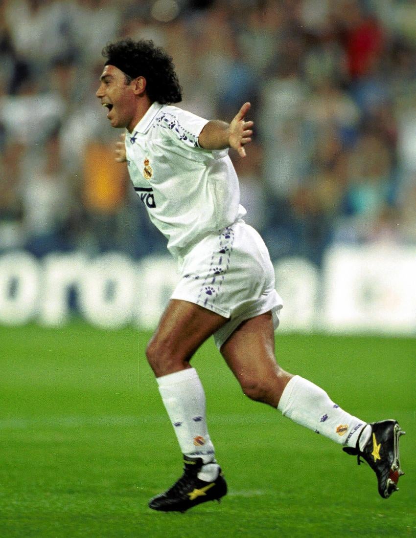 Hugo Sánchez celebrando un gol con el Real Madrid 