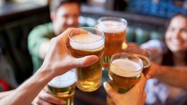 ¿Qué personas no pueden consumir cerveza?