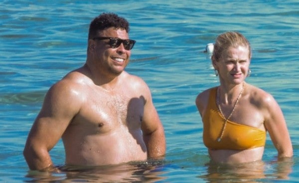 Ronaldo Nazario y Celina Locks en Ibiza