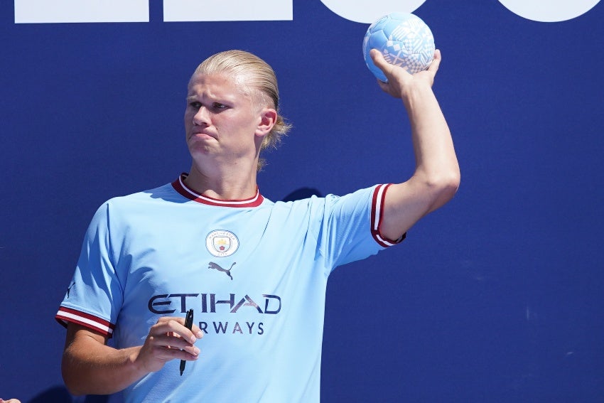 Haaland en su presentación con Manchester City