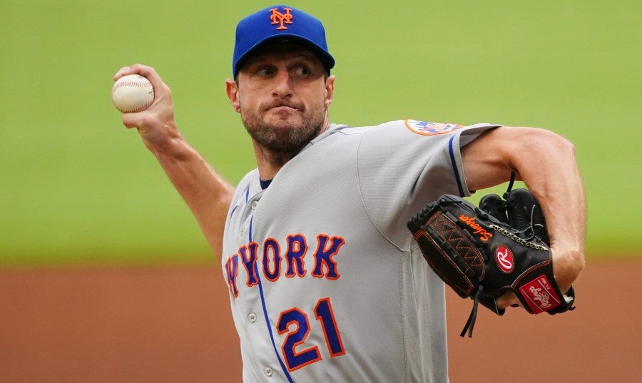 Max Scherzer en la lomita de los Mets