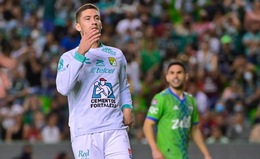 Santiago Ormeño en juego ante Seattle Sounders